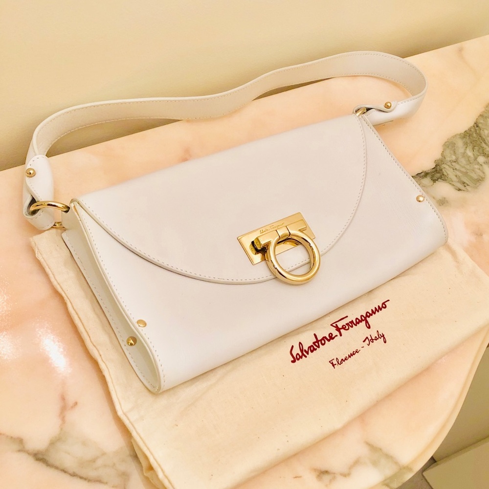 🔥SOLD🔥 Salvatore Ferragamo white ivory Capri bag